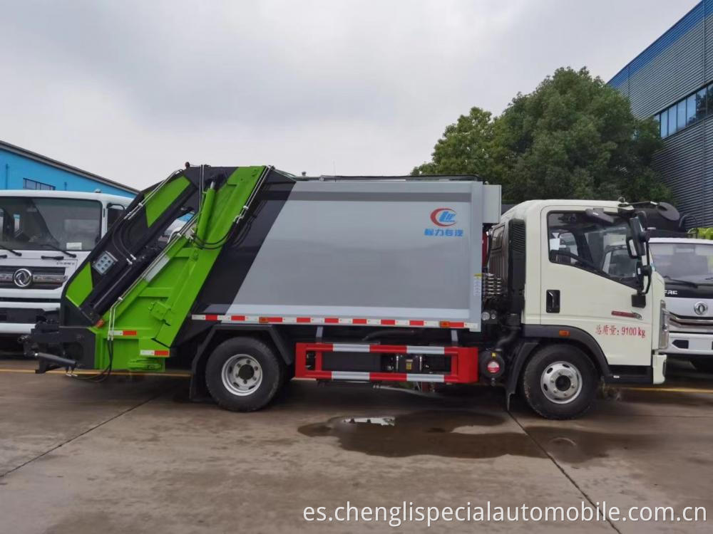 Howo 6cbm Garbage Compactor Truck 2